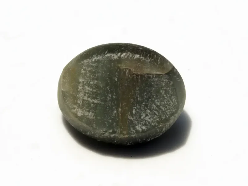 Natural Quartz Cat’s Eye Gemstone (Lahsuniya Ratna) – 7.10 Carat (7.80 Ratti) - back view