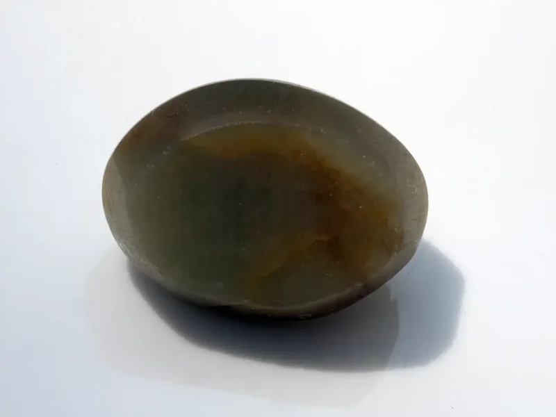 Natural Quartz Cat’s Eye Gemstone (Lahsuniya Ratna) – 7.60 Carat (8.35 Ratti) - back view