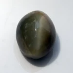 Natural Quartz Cat’s Eye Gemstone (Lahsuniya Ratna) – 7.60 Carat (8.35 Ratti) - front view