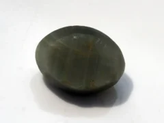 Natural Quartz Cat’s Eye Gemstone (Lahsuniya Ratna) – 8.05 Carat (8.85 Ratti) - back view