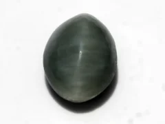 Natural Quartz Cat’s Eye Gemstone (Lahsuniya Ratna) – 8.63 Carat (9.48 Ratti) - front view