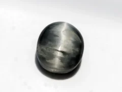 Natural Quartz Cat’s Eye Gemstone (Lahsuniya Ratna) – 8.72 Carat (9.58 Ratti) - front view