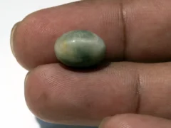 Natural Quartz Cat’s Eye Gemstone (Lahsuniya Ratna) – 9.40 Carat (10.33 Ratti) - in palm