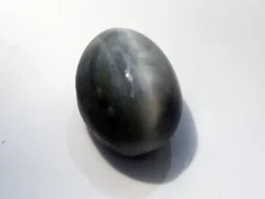 Natural Quartz Cat’s Eye Gemstone (Lahsuniya Ratna) – 9.50 Carat (10.44 Ratti) - front view