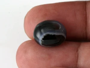 Natural Sulemani Hakik Agate Stone 10.51 Carat (11.55 Ratti) - In hand