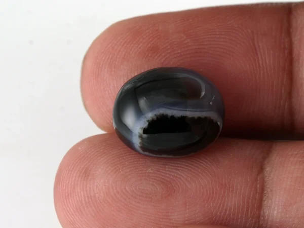 Natural Sulemani Hakik Agate Stone 10.51 Carat (11.55 Ratti) - In hand