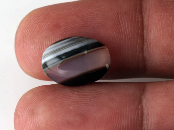 Natural Sulemani Hakik Agate Stone 7.0 Carat (7.69 Ratti) - In hand