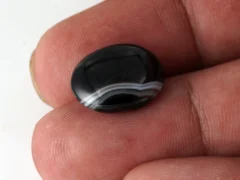 Natural Sulemani Hakik Agate Stone 8.04 Carat (8.83 Ratti) - In hand