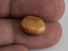 Natural Tiger Eye Stone 5.32 Carat (5.85 Ratti) – In hand