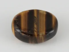 Natural Tiger Eye Stone 6.80 Carat (7.47 Ratti) – Side view