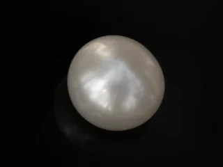 Cultured Pearl Stone (Moti Ratna) 3.72 Carat (4.09 Ratti) - Top view