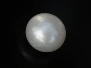 Cultured Pearl Stone (Moti Ratna) 4.11 Carat (4.52 Ratti) - Top view
