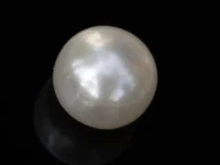 Cultured Pearl Stone (Moti Ratna) 4.26 Carat (4.68 Ratti) - Top view