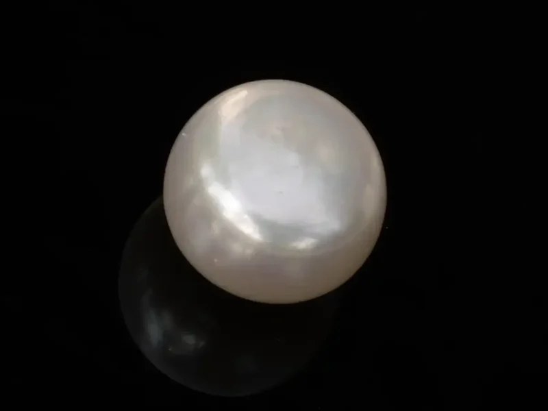 Cultured Pearl Stone (Moti Ratna) 4.31 Carat (4.74 Ratti) - Back view
