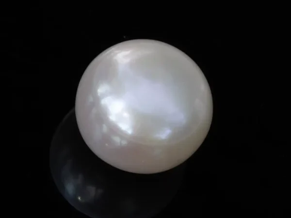 Cultured Pearl Stone (Moti Ratna) 4.31 Carat (4.74 Ratti) - Top view