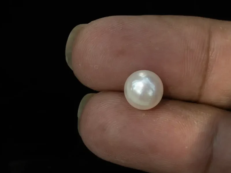 Cultured Pearl Stone (Moti Ratna) 4.44 Carat (4.88 Ratti) - In palm