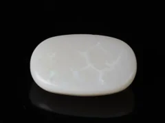 Side view of an Australian Fire Opal 8.71 Carat (9.57 Ratti)