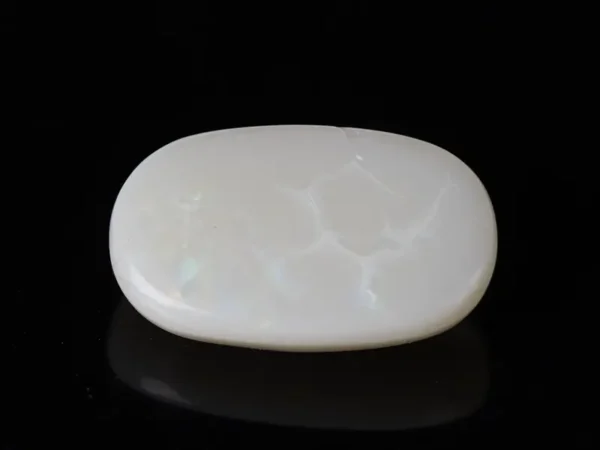 Side view of an Australian Fire Opal 8.71 Carat (9.57 Ratti)