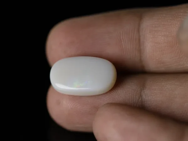 Back view of an 8.71 Carat (9.57 Ratti) natural opal gemstone