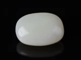 Back view of a 9.46 Carat (10.39 Ratti) natural opal gemstone