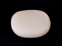 Certified natural doodhiya patthar 3.21 ratti (2.92 carat) back view