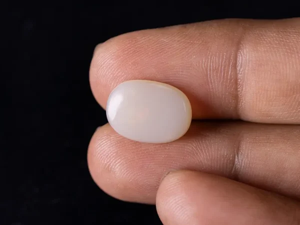 Wearing a 6.00 ratti shukra ratna (Australian Opal) for astrology