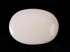 Certified natural doodhiya patthar 6.51 ratti (5.92 carat) back view