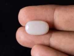 Wearing a 7.89 ratti shukra ratna (Australian Opal) for astrology