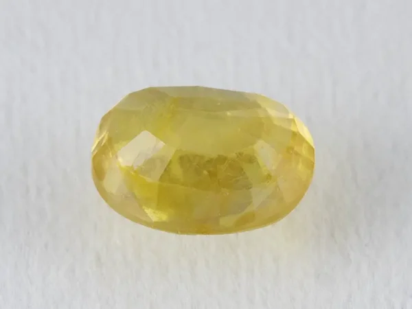 Back view of a 4.46 ratti natural pukhraj gemstone