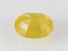 Back view of a 4.52 ratti natural yellow sapphire