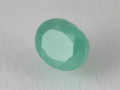 Brazilian Emerald 3.9 Carat (4.29 Ratti) Panna Stone side profile — Sapota, crown height and depth