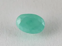 Brazilian Emerald 4 Carat (4.40 Ratti) Panna Stone side profile — Sapota, crown height and depth