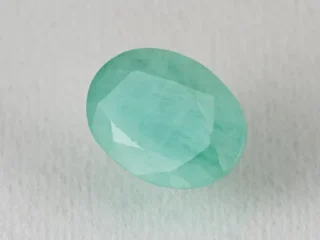 Brazilian Emerald 4.55 Carat (5.00 Ratti) Panna Stone top view — Sapota, vivid green oval