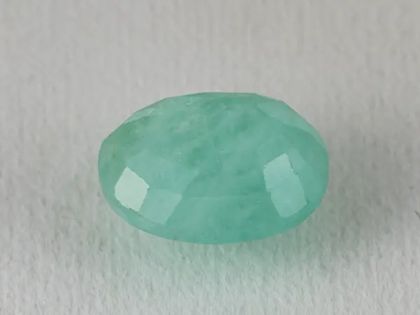 Brazilian Emerald 5.1 Carat (5.60 Ratti) Panna Stone — Sapota 2 Brazilian Emerald 5.1 Carat (5.60 Ratti) Panna Stone back view — Sapota, pavilion facets and symmetry