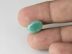 Brazilian Emerald 6.1 Carat (6.70 Ratti) Panna Stone back view — Sapota, pavilion facets and symmetry