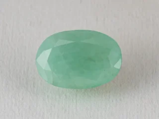 Brazilian Emerald 6.2 Carat (6.81 Ratti) Panna Stone top view — Sapota, vivid green oval