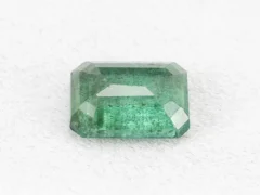 4.75 ratti emerald back view (cushion mix)