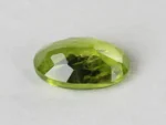 Peridot Stone 5.94 Carat (6.53 Ratti) back view with pavilion facets and symmetry