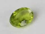 Peridot Stone 5.94 Carat (6.53 Ratti) side profile showing depth and crown-to-pavilion balance