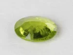 Peridot Stone 5.94 Carat (6.53 Ratti) back view with pavilion facets and symmetry