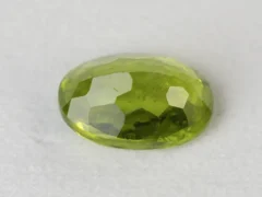 Peridot Stone 6.63 Carat (7.29 Ratti) pavilion facets and symmetry view