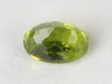 Peridot Stone 7.06 Carat (7.76 Ratti) pavilion facets and symmetry view