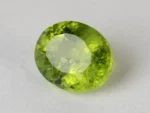 Peridot Stone 9.27 Carat (10.19 Ratti) side profile showing crown height and depth