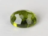Peridot Stone 9.73 Carat (10.69 Ratti) back view with pavilion facets and symmetry