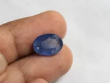 Ceylon Blue Sapphire 8.31 ct (9.13 Ratti) in hand for true scale and tone