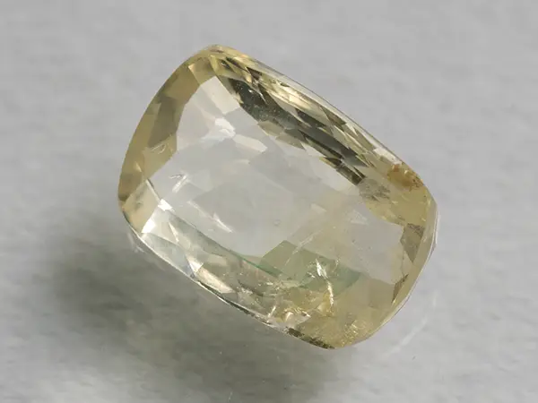 Ceylon Yellow Sapphire (Pukhraj) 3.18 Carat (3.49 Ratti) 2 Ceylon Yellow Sapphire 3.18 ct side profile showing crown height and depth
