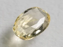 Ceylon Yellow Sapphire (Pukhraj) 3.29 Carat (3.62 Ratti) top view, Oval Mix Cut