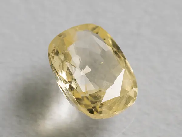 Ceylon Yellow Sapphire (Pukhraj) 3.64 Carat (4.00 Ratti) 2 Ceylon Yellow Sapphire 3.64 ct side profile showing crown height and depth