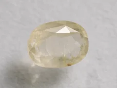 Ceylon Yellow Sapphire (Pukhraj) 5.48 Carat (6.02 Ratti) top view, Oval Mix Cut