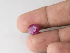 Bangkok Ruby Stone (Manik) 5.05 Carat (5.55 Ratti) in hand for real size and colour reference